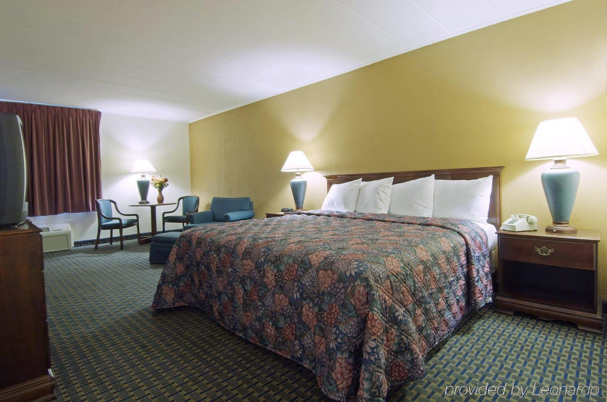Royal Inn Hotel Индианаполис Номер фото
